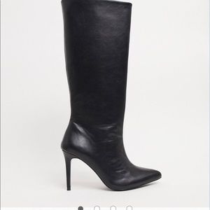 Women’s US size 8 knee high heeled boot